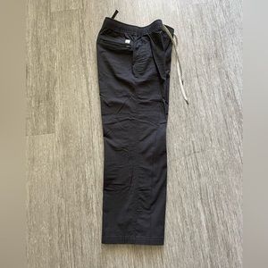 Ladies Vuori wide leg pant. NWOT. Small